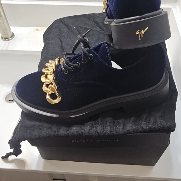 Selling my luxury Giuseppe Zanotti